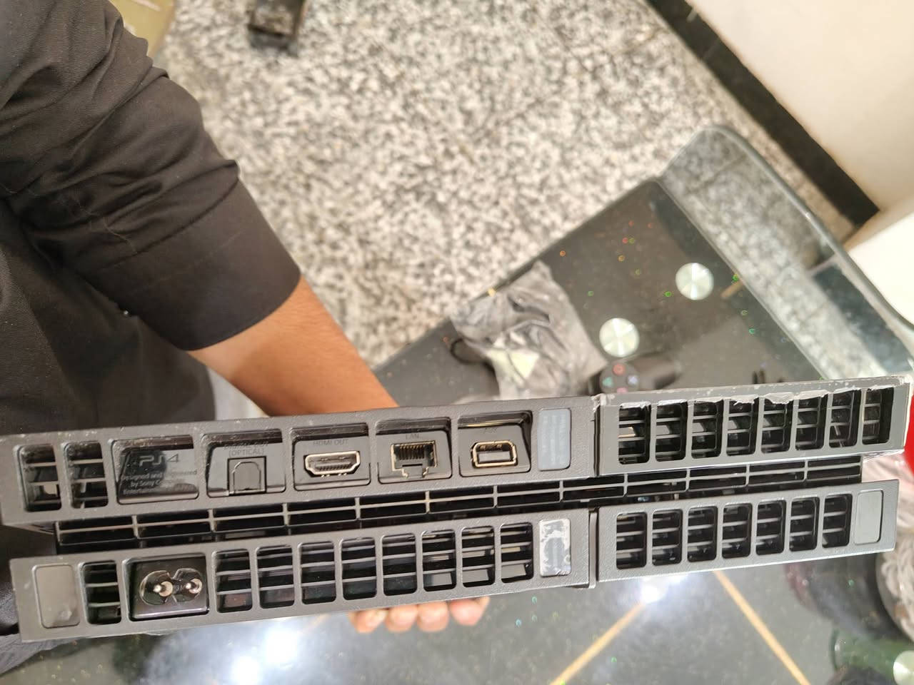 للبيع بلي فور مهكر قرص بي 7 لعبات ذاكره 500
السلام عليكم ورحمة الله وبركاتة 
بلي فور مهكر قرص بي 7 لعبات نضافه 100٪
جوستك اصلي كيبلات كارتونه الجهاز جديد باله. 
سعره 180 الف بي مجال حك الجيه بغداد عل فحص 
رقم ***********
