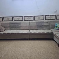 ديوان • ١٠ مقاعد