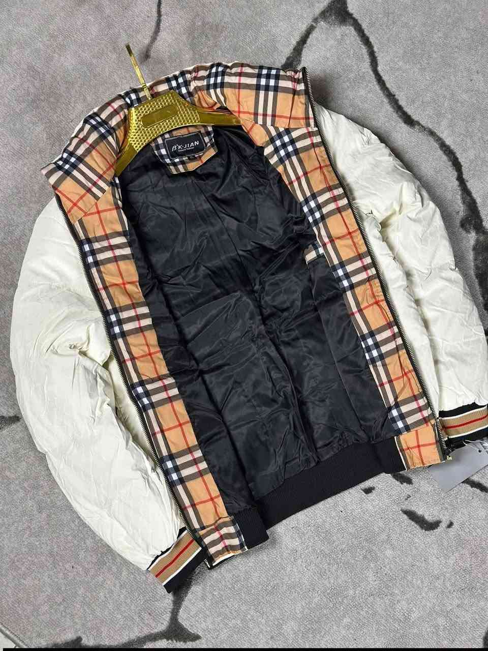 قمصلة جدید مارکە باربری🔥
قیاس لارجL ،، سعر ٣٠الف و توصيل مجاني🫨🤯

واتسەب ***********
