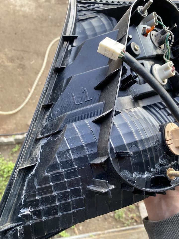 فقط هاي القطعة عندي /جهة السايق اصلية سعرها ٣٠ الف توصيل ماعندي / مكاني دورة ***********
