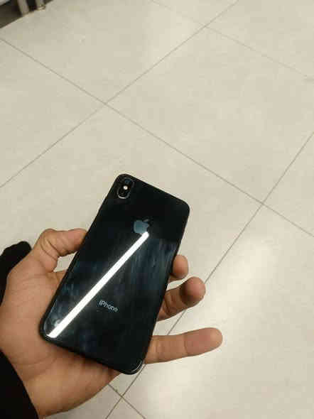 أكس ماكس جهاز نضيف  
فقط مبدل بطاريه 100جديد
ذاكره 256
شاشه ابلاد 
كامرات ٫صوت ، سيم 
كله مكفول 
سعر 185
***********
