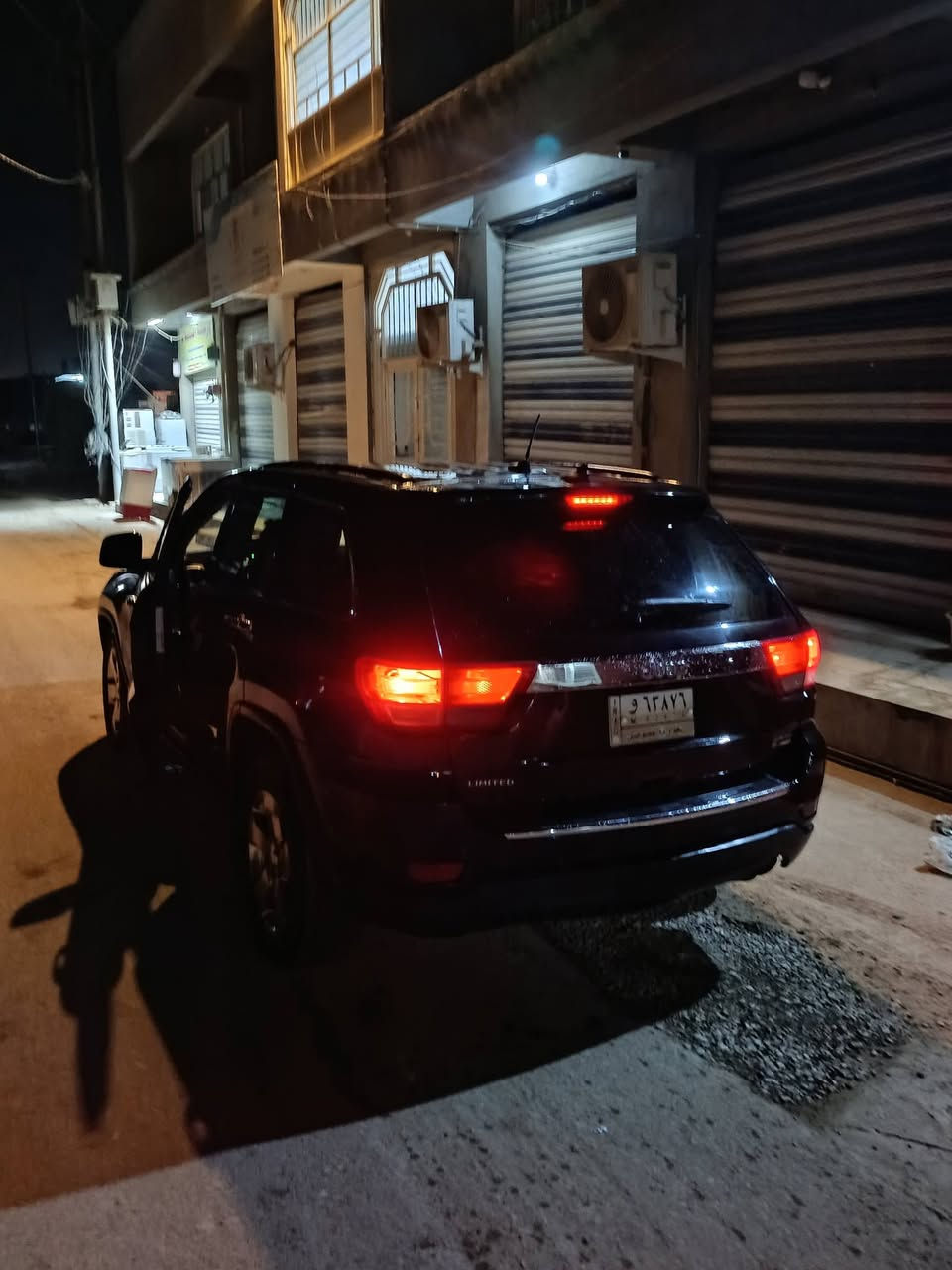 ســلام عليكم
جيب گراند شيروكي
موديل 2012
رقم بغداد

محرك 3600
تــو ويل
مـــواصفات جراند شيروكي
كشن كهرباء
كشن جلد
تبريد 4 قطع
بصـمه ابواب وتشغيل
تحكمات
شاشــه اندرويد
كامرا خلفيه
 السياره عليها ادامه كامله وجاهزه من كلــشي  
حداديه جديده تخم تاير باتري جديد تبريد ثلج
السعر خاص
مكان السيارة ديالى بعقوبه - تقاطع القدس
للاستفسار اكثر  ***********
