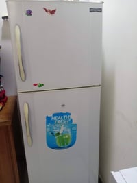 ثلاجة • نظيفة جداً • صارلها تصليح