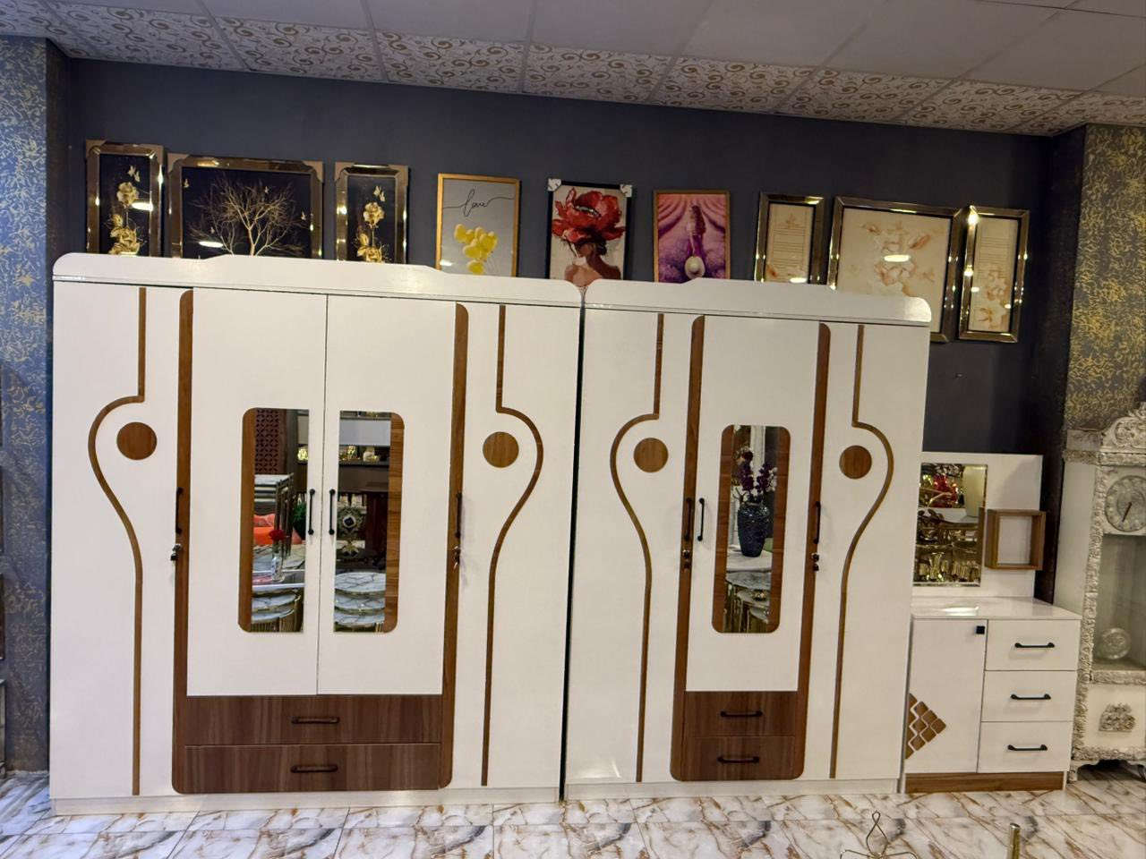 ويجهدُ الناسُ في الدنيا منافسةً

           وليس للناسِ شيءٌ غير مارزقوا
بعد التوكل على الله سبحانه وتعالى ووضع تحت أعيننا زبائننا الكرام وفر معرض علوش 🚛 للأثاث والأجهزة المنزلية🏘️ وجبة جديدة من الأثاث المنزلي  (والدواوين التركية)ذات المنشأ والجودة والألوان التي تتوفر حسب ذوق الزبون
ولم ننسى أن نذكر لكم بأن معملنا الذي يصنع لكم أحدث التصاميم للكاونترات وبحسب الألوان والقياسات التي يتم طلبها وصناعة الأبواب والشبابيك والقواطع بكل نرجسية نستطيع القول بأننا الأوائل في مجال عملنا برأي الزبون 
كل هذا وبأنسب الأسعار التي لا منافس لها 
زيارتكم تسعدنا ورضاكم غايتنا ونجاحنا هو جعل كل منزل 🏠 يصبح من المنازل التي يرغب الجميع 

نحنُ الوحيدون في المصداقية_الأسعار التنافسية_دقة العمل
للأستفسار مراسله اؤ الأتصال ع الأرقام 
***********واتساب

***********

مجمع علوش للأثاث المنزلي المستخدم والجديد
