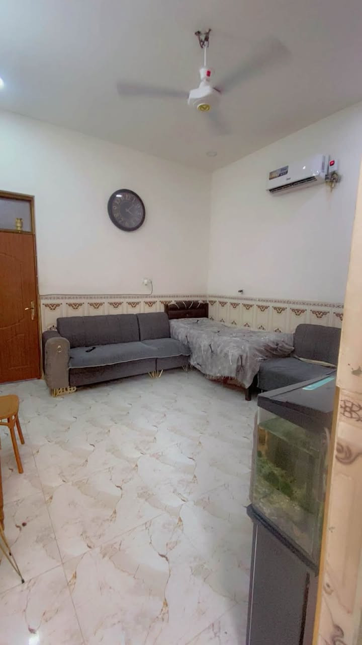 � للبيع بيت – البياع / الدوانم
📍 الموقع: البياع – الدوانم، خلف شارع جامع ملك القدوس.

📐 المساحة: 50 متر
🏠 عدد الطوابق: طابقان
🛏️ غرف النوم: غرفتان
🏗️ سنة البناء: 2023
📄 السند: 25
ملاحظة 
البيت بي سبلت عدد 2
📞 للاستفسار والمعاينة
رقم صاحب الدار 🏠 ***********

