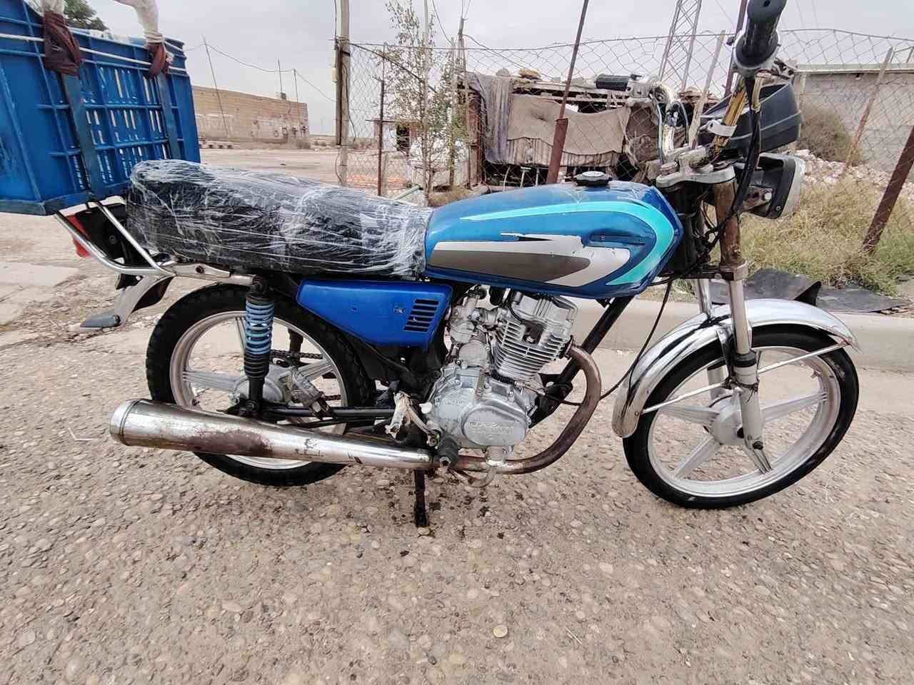 دراجه أيراني البيع السعر325وبيها مجال كلش قليل نتصال*********** الميمونة, ميسان
