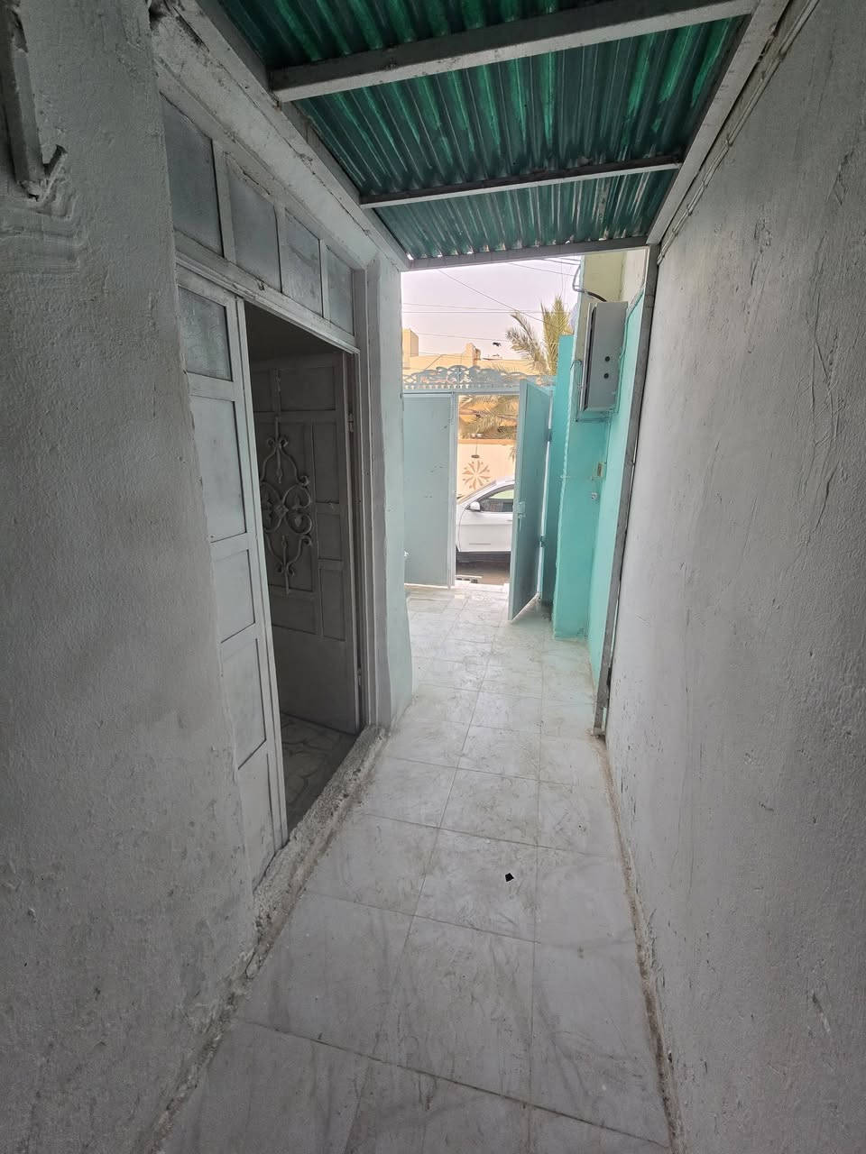 بيت للايجار...للايجار 100 متر
النجف الاشرف/حي العسكري مدارس 
قرب سيد كامل ابو الطحين 
البيت جديد متكامل 
التفاصيل
غرفتين وحده بالطابق الارضي والثانية طابق ثاني
استقبال كبير 
مطبخ كبير
مكشوفه
حمام وتواليت خارجي
حمام داخلي 
مجهز بواير مولد
خزان ماء
سخان 
مغسله 
مجاري متكامله
كهرباء متكامله
الاجار لكل شهر 300 الف .... كل 3 اشهر دفعه
اجور الماء والكهرباء على المستاجر
باقي التفاصيل التواصل من خلال الرقم 
***********
