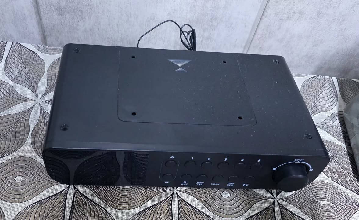 السلام عليكم 
طلع عندي هذا الراديو الماني جديد اليفيده ينطي بي سعر


**إذا كنت صاحب هذا الإعلان وتريد حذفه لأي سبب، رجاءا أرسل رسالة إلى الدعم الفني**