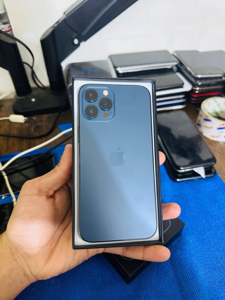 ايفون 12 برو ماكس (مقفول ايكلود) 

ذاكره 256 كلين الجهاز يعني مكفول 

مفطور شاشه بس شغاله 

160 الف سعره

مكان الشعب


**إذا كنت صاحب هذا الإعلان وتريد حذفه لأي سبب، رجاءا أرسل رسالة إلى الدعم الفني**