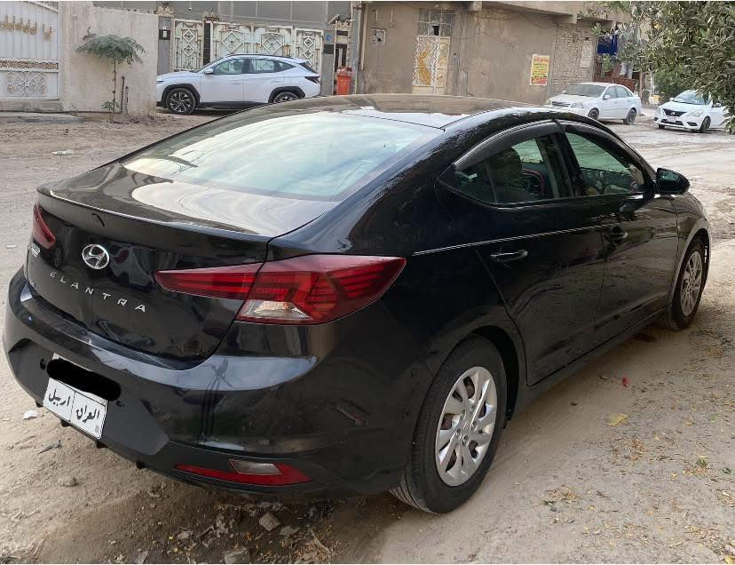 النترا 2019 امريكي مكينه 2000 دوش كير ATM سيارة حادثهه نص باب نص جاملغ خلف السائق بدون ايرباك
سيارة نظيفه جداً ماشية 46000 ميل 
السعر 138 وبيهه مجال 
للاستفسار الاتصال ***********
