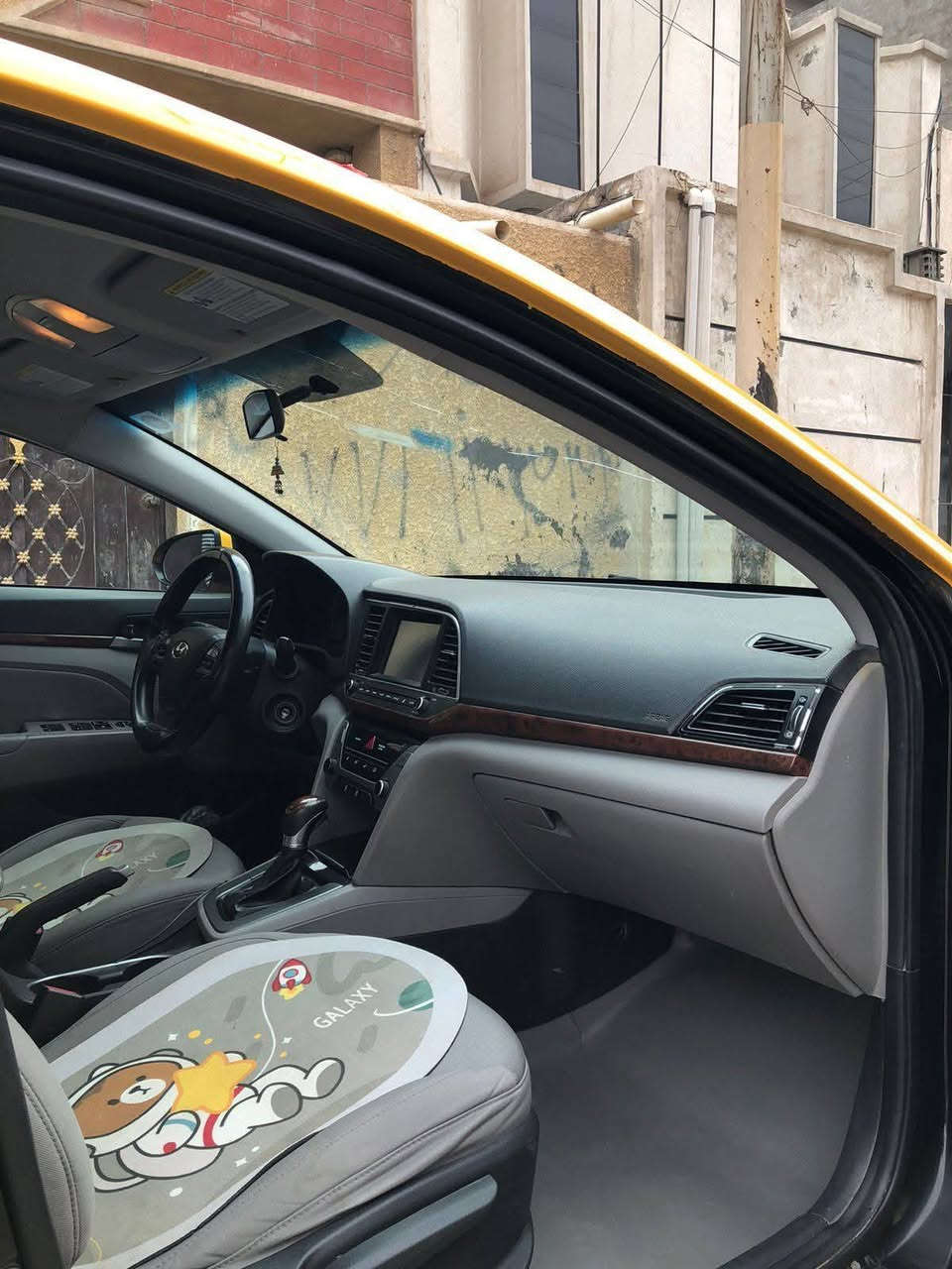 سلام عليكم شباب سيارة الانترة للبيع موديل ٢٠١٨
صور الحادث مرفقا بالمنشور 
سيارة جاهزة للخير كير خير من 
مكينة مبدل بيها كازكيت فقط يعني من جوة ممفتوحة المكينة 
مكاني زعفرانية سعر ١١٧  بيها مجال قليل 
ملاحضة سيارة عليها غرامة ٩٠٠ الف تكصهن من سعرها 
ارقام جدد نكليزي بيهن وصل باقي بس على ستلام 
شراي تصال على رقم  
ملاحضة سونر مرفق مع الصور 
*********** بي واتساب
