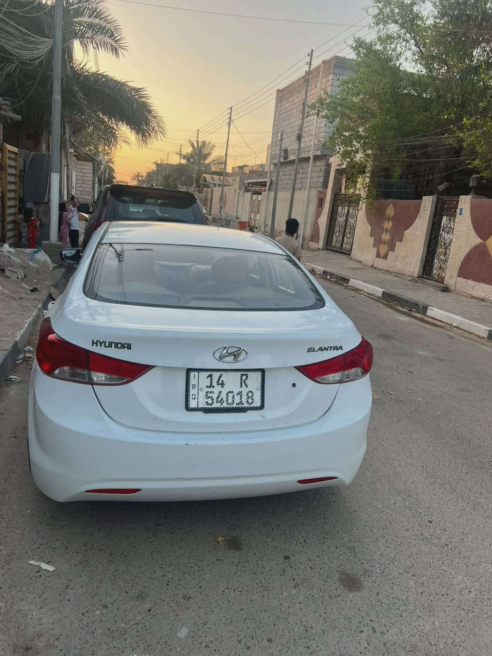 السلام عليكم 
الانتره 13 خليجي 
رقم بصره سنويه ورقم جدد لل30 
كير مكينه تبريد كفاله 
بيه بنيد مرشوش وجاملغ كدام مبدل 
مكاني بصره 
رقم الهاتف ***********
السعر 93
