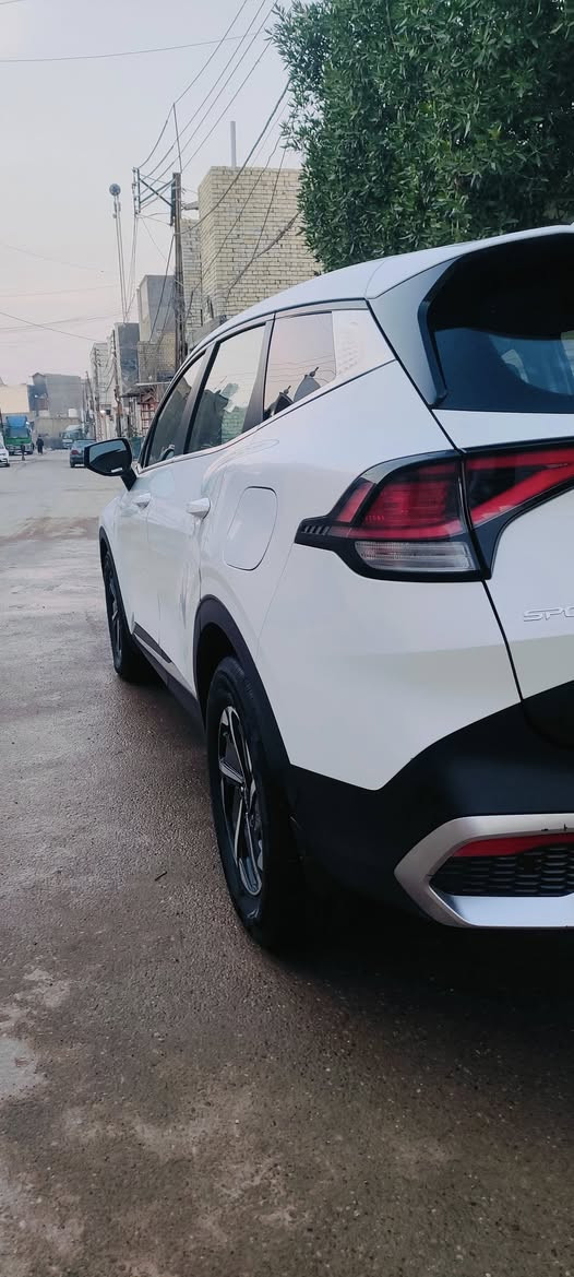 السلام عليكم سبورتج هايبرد موديل 2023 وارد امريكي محرك 1600 تيربو بيه حادث بابين السايق والخلفي خفيفات السيارة خير من الله نظيفه كلش السعر 235 وبيه مجال الاتصال على الرقم واتساب ***********
