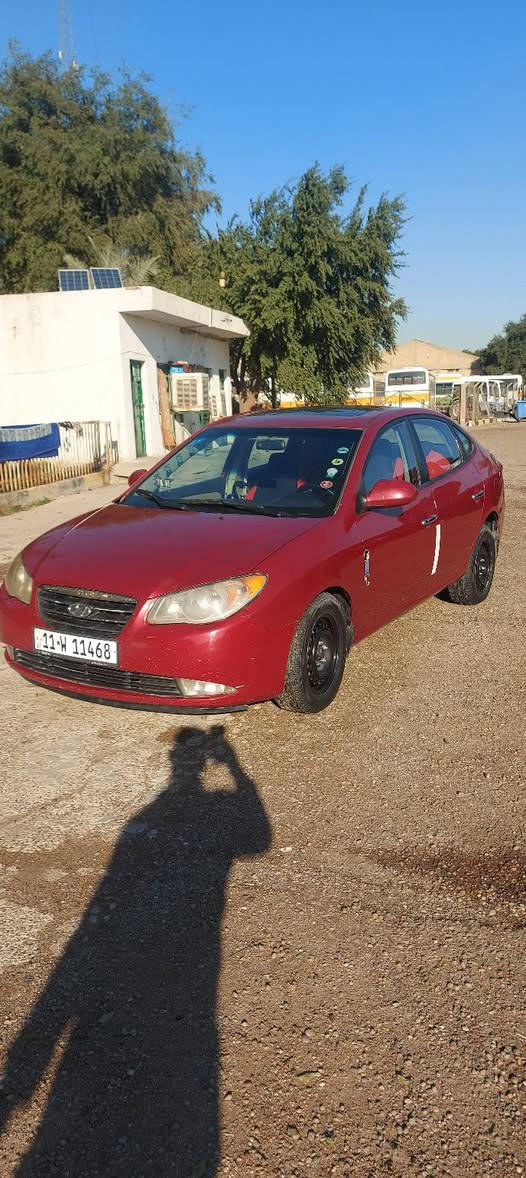 السلام عليكم.
النترا مقدس موديل 2007 بغداد محرك 2000 امريكي ظربتها باب وجاملغ خلفي. 
وهنا جاملغ خلفي  صبغ بيها بنيد وطفر 
موجوده بالمحموديه 
***********
