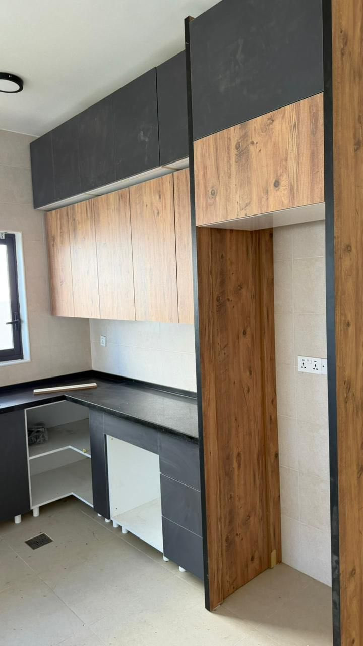 كاونتر للبيع نظيف وجديد السعر بي مجال 
للاستفسار ***********
