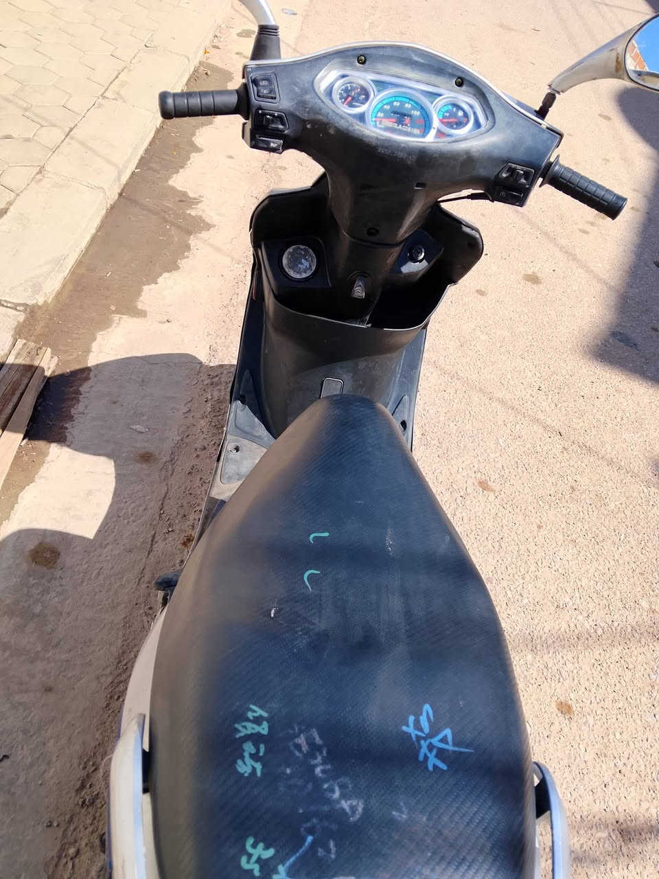 كامكو G4 حاوية
دراجة مال حاوية صارلها يوم من اشتريتها وموجودة مكاتبة مع الوكيل
نضيفه برغي مامفتوح بيه كله شغال سلف هندر كلشي غراض ابلادي
السعر 750 مع المجال قليل
للاستفسار اكثر التواصل واتس اب ***********
