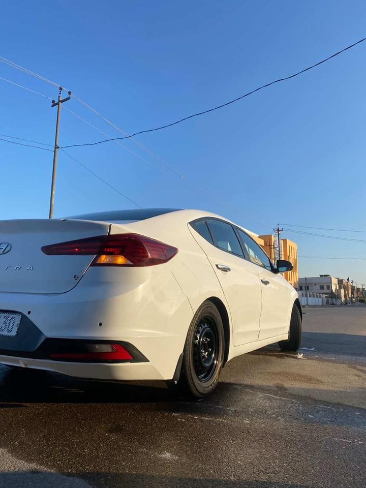 سلام عليكم النترا 2020 خليجي كير مكينه حداديه تبريد. تخم تاير سياره بيه بنيد مصبوغ وجاملغات خلفيه بدون دواخل  بيه بارد بل قماره 
سعر 135  مكاني بغداد 
***********
