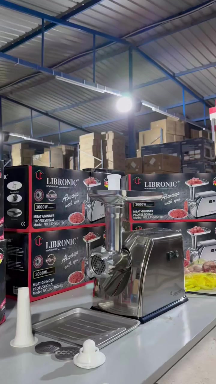 مثرامة لحم من ليبرونيك
المميزات:

تتميز بسهولة الاستخدام

الشفرات حادة مصنوعة من الفولاذ المقاوم للصدأ عالي الجودة

جهاز مثالي للحصول على لحم مفروم ناعم ومتجانس

ثلاث درجات لفرم اللحوم

وظيفة عكسية

ملحق خاص لصنع النقانق باستخدام الأنبوبة المرفقة لتشكيل النقانق بالحجم والشكل الذي تفضله

يتميز المنتج بسهولة التنظيف بفضل تصميمه القابل للفك

الموديل: LC-MG01D

الطاقة: 3000 واط

طول سلك الكهرباء: 100 سم

ابعاد الغلاف: ارتفاع: 21 سم طول: 24 سم عرض: 43 سم

ابعاد المنتج: ارتفاع: 30 سم طول: 22 سم عرض: 35 سم

ضمان لمدة سنة من تاريخ الشراء
السعر 50الف بس


**إذا كنت صاحب هذا الإعلان وتريد حذفه لأي سبب، رجاءا أرسل رسالة إلى الدعم الفني**