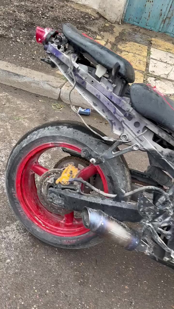 كاوسكسي 600 كوم حديد للبيع
لتكلي شبيها كووووم حديد علا وضعها تحمل وتروح 
قيم بما يرضي الله واذا مراوس عادي 
استفسار ***********
