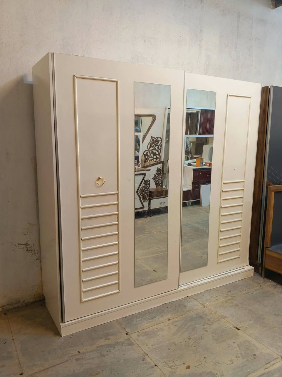 غرفة نوم مستعملة🇹🇷
 نضافة 90 ٪💯فول نضافه
عدد القطع /5
نضام / سلايت💢
سعرها /375/400💸
شد ونقل داخل بغداد مجاني🚛
يوجود توصيل محافضات 🚛
@إشارة


**إذا كنت صاحب هذا الإعلان وتريد حذفه لأي سبب، رجاءا أرسل رسالة إلى الدعم الفني**