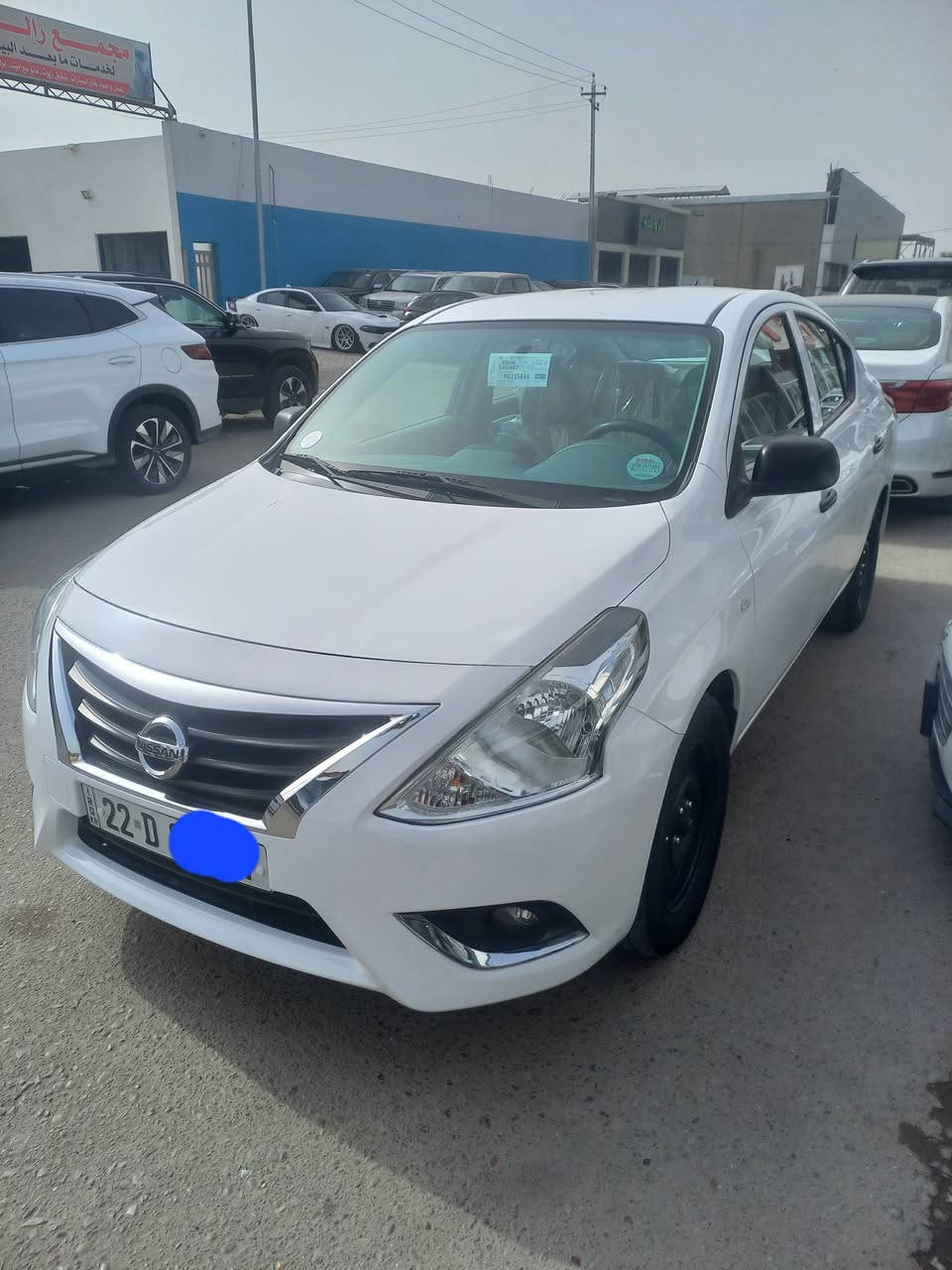 سلام عليكم نيسان سني هندي موديل ٢٠٢٣ مقفوله من ظربه وصبغ عده بيها بارد شبر بل باب الخلفي ورصعات بل جتف الأيسر اثر سيبايه محرك كير صدر تبريد تدفئة كفاله سعرها ١١٨ وبيها مجال بسيط اي استفسار اتصل على الرقم *********** مكان بغداد معارض البياع ابو كيان
