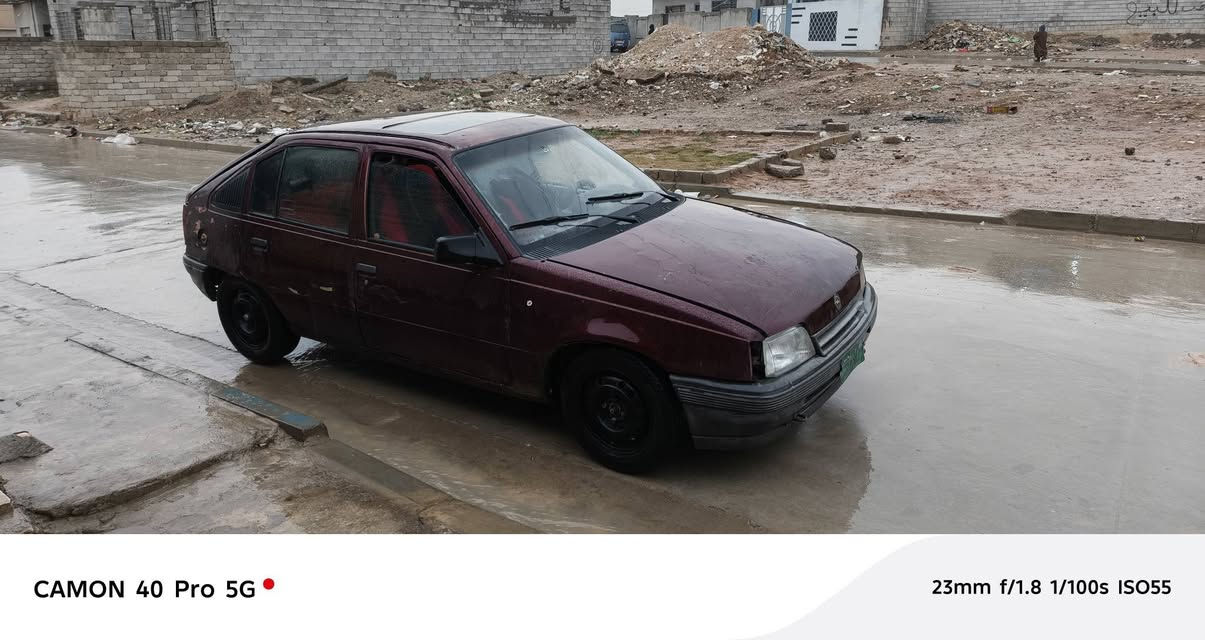 السلام عليكم اوبل كاديت حجم 18مديل 91كير كهربائية كلها شرط محرك بدايت صرف كابون بانزين بيها سنويه بيضاء تريد وكاله تريد تحويل باتري جديد تويرها انضاف السعر(( 11)) وبيها مجال ***********بي وتساب
