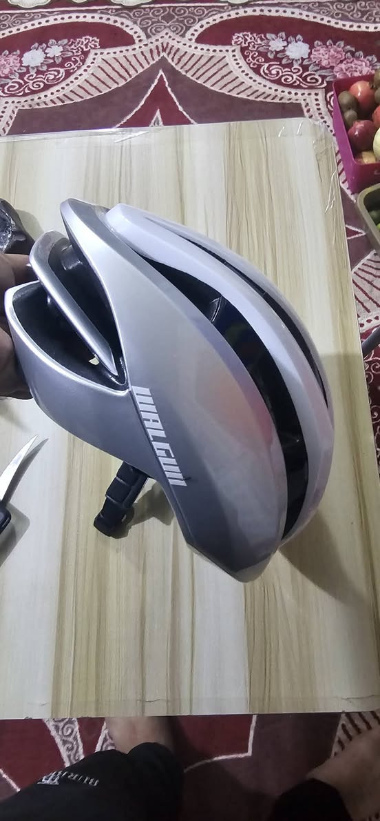 للبيع دراجة هوائية هجينة من نوع E11EVEN، وتتميز بالتالي

هيكل مصنوع من الألمنيوم وخفيف الوزن.

فرامل قرصية (Disc brakes) للأمان.

مقاس العجلات 28 بوصة، 

المكان بابل المسيب 
السعر 250 قفل مع الخوذة
 الخوذة ماركة والجون خفيفة جدا على الراس 
مستخدم شهر فقط 
***********
