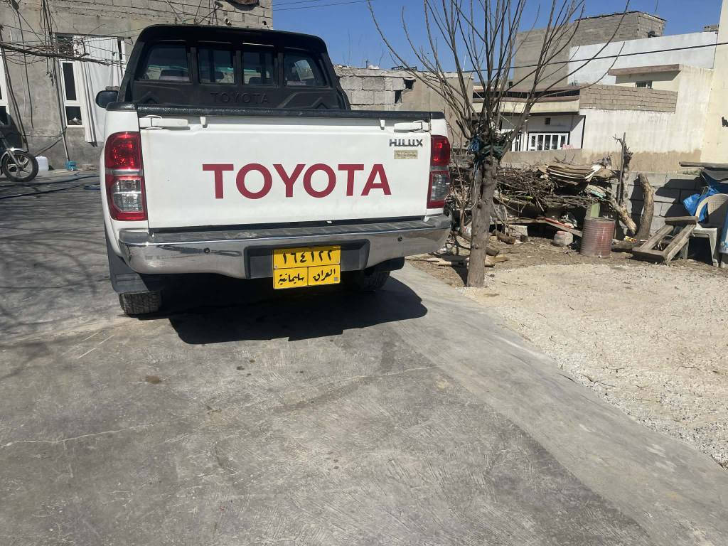 تويتا مةرزيية موديل 2014 شةريكةي سةردارة 
مةكينةي بةس قةباغ سةرةوةي كراوةتةوة كيرو مةكينةو. دةبل ئةكسلي بةشةرت هيجي بيوةنية بةس وردة شوختي هةية 230 هةزار روشتوة سنةوي بةناوخومانةوةية سالي ونيويكة بةسةرجوة 
سعري 195 وةرقةو معملة 
زمارة موبايل 
‏‪0770 695 0102‬‏ شمشمل, السليمانية
