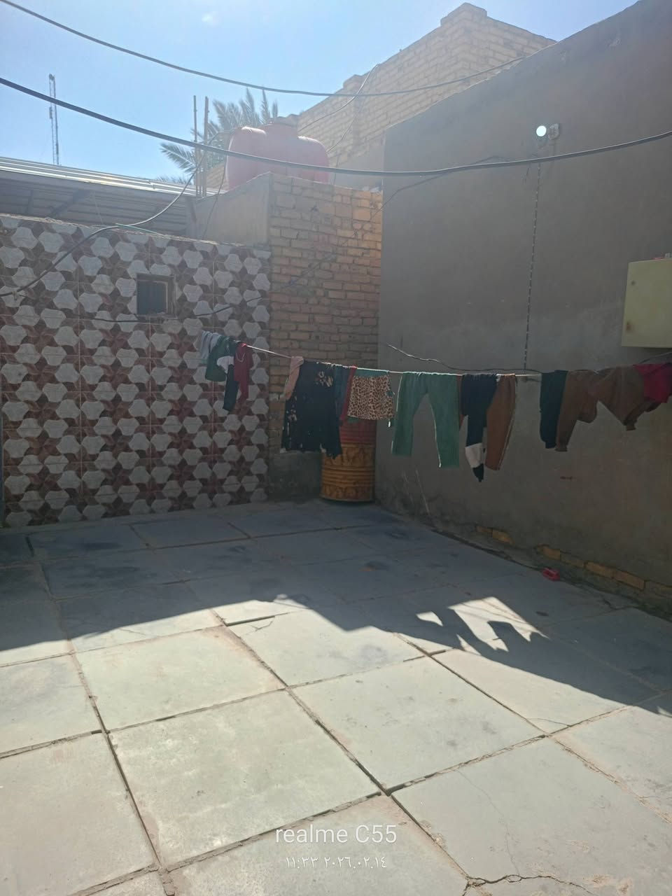 يا الله يا رزاق اعادة نشر /بيت للبيع طابو ماليه المساحة الكليه 300 متر على ساحه يتكون من غرفتين استقبال مطبخ صحيات خارجية  جميع الخدمات  متوفرة ماء كهرباء مجاري تبليط ارصفه مثل ما واضح بالصور العنوان حي الامام منطقة خويلد قريب على الامام الحمزه على شارع النجف للاستفار مراسلة الصفحة أو الاتصال ***********
