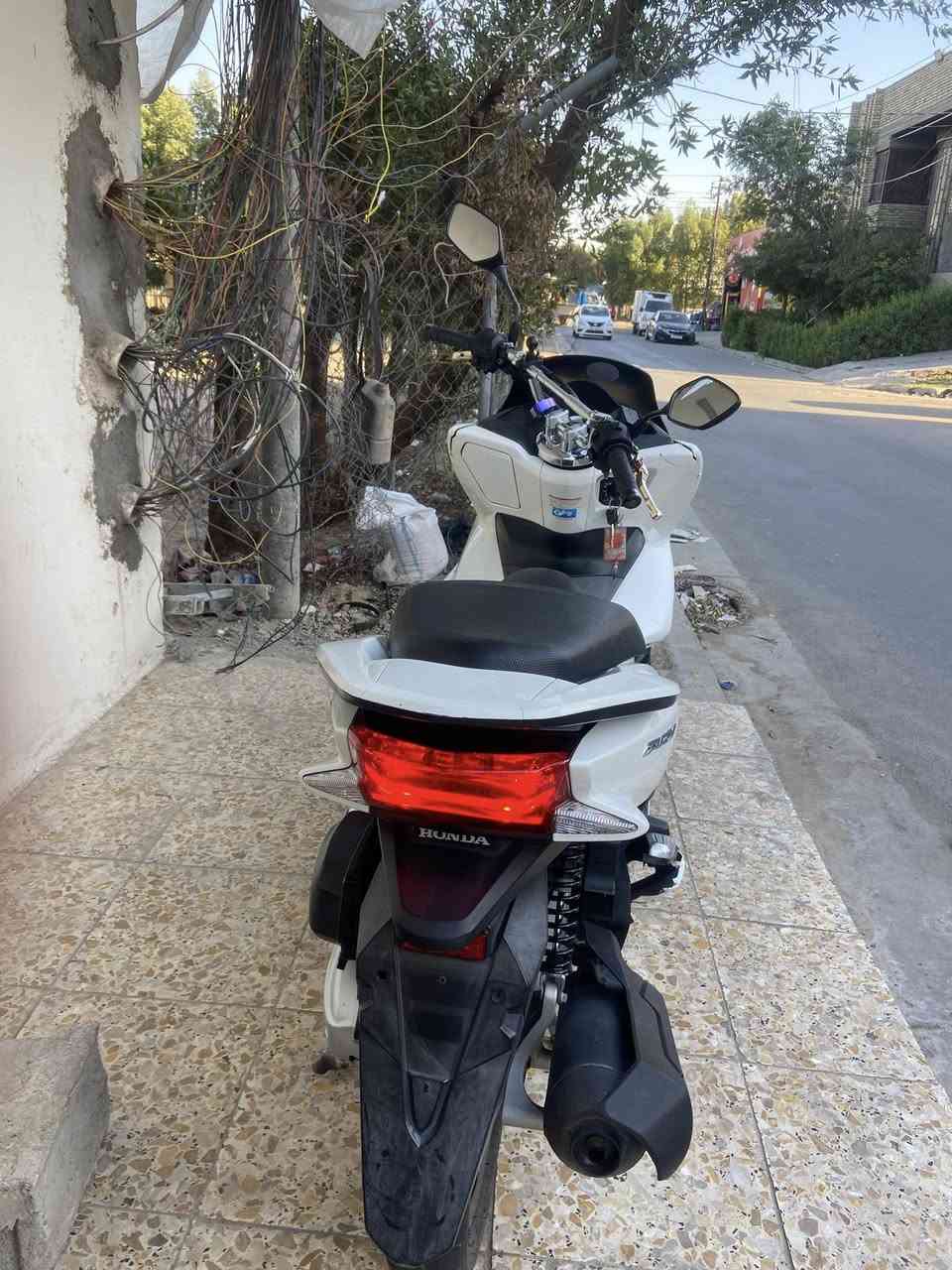 بي سي اكس جيل الثاني ياباني JF كفاله بالمكينه ما ممدود عليها سبانه و لا ملعوب ببرغي كفرات كلها بلاديه
دراجه حلوه بمعنى الكلمه حتى احلى من الصور كلشي بيها شغال بيها حساس ازدحام و ستان كهربائي سعرها ١٨٠٠بيها مجال للطيبين (مكاني بغداد حي جهاد


**إذا كنت صاحب هذا الإعلان وتريد حذفه لأي سبب، رجاءا أرسل رسالة إلى الدعم الفني**