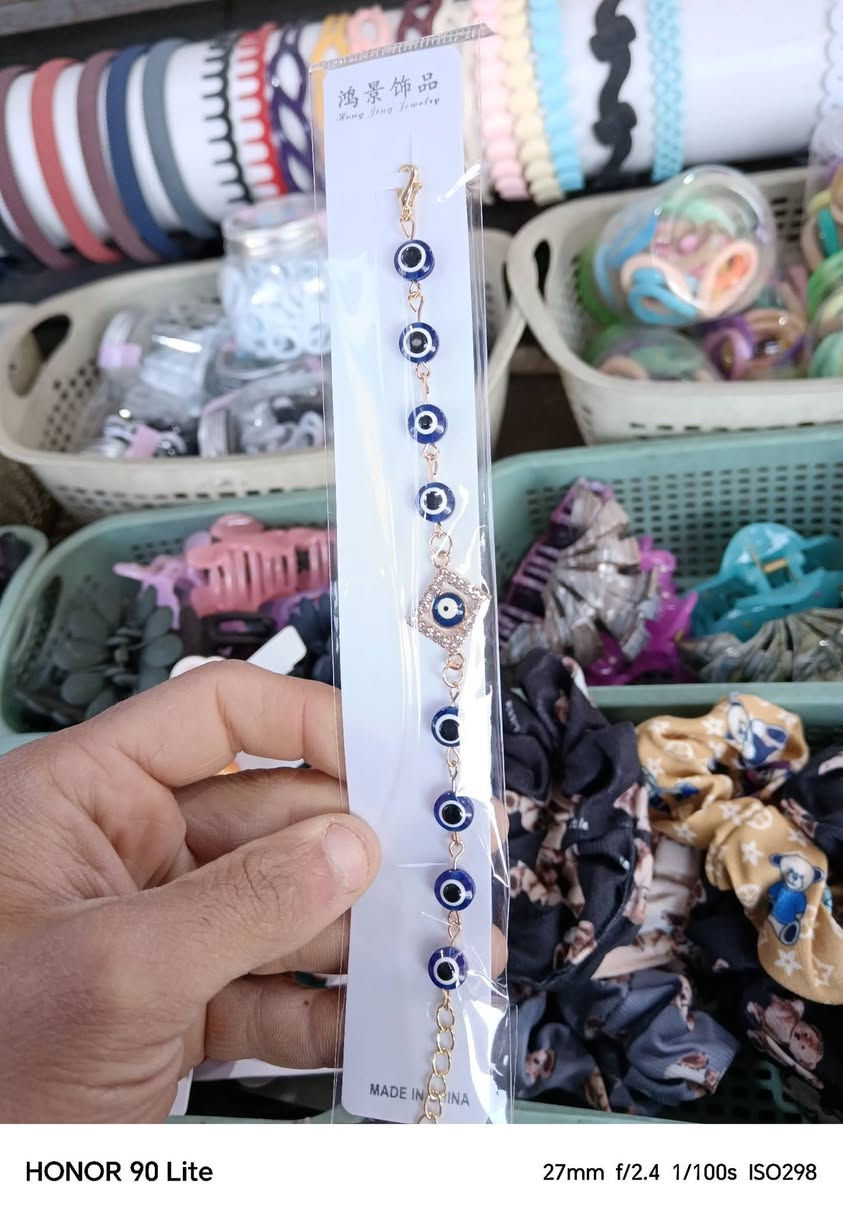 تشكيلة منوعة من الاكسسوارات

العنوان /طويريج _شارع الباله _مجاور مدرسة الخنساء


**إذا كنت صاحب هذا الإعلان وتريد حذفه لأي سبب، رجاءا أرسل رسالة إلى الدعم الفني**