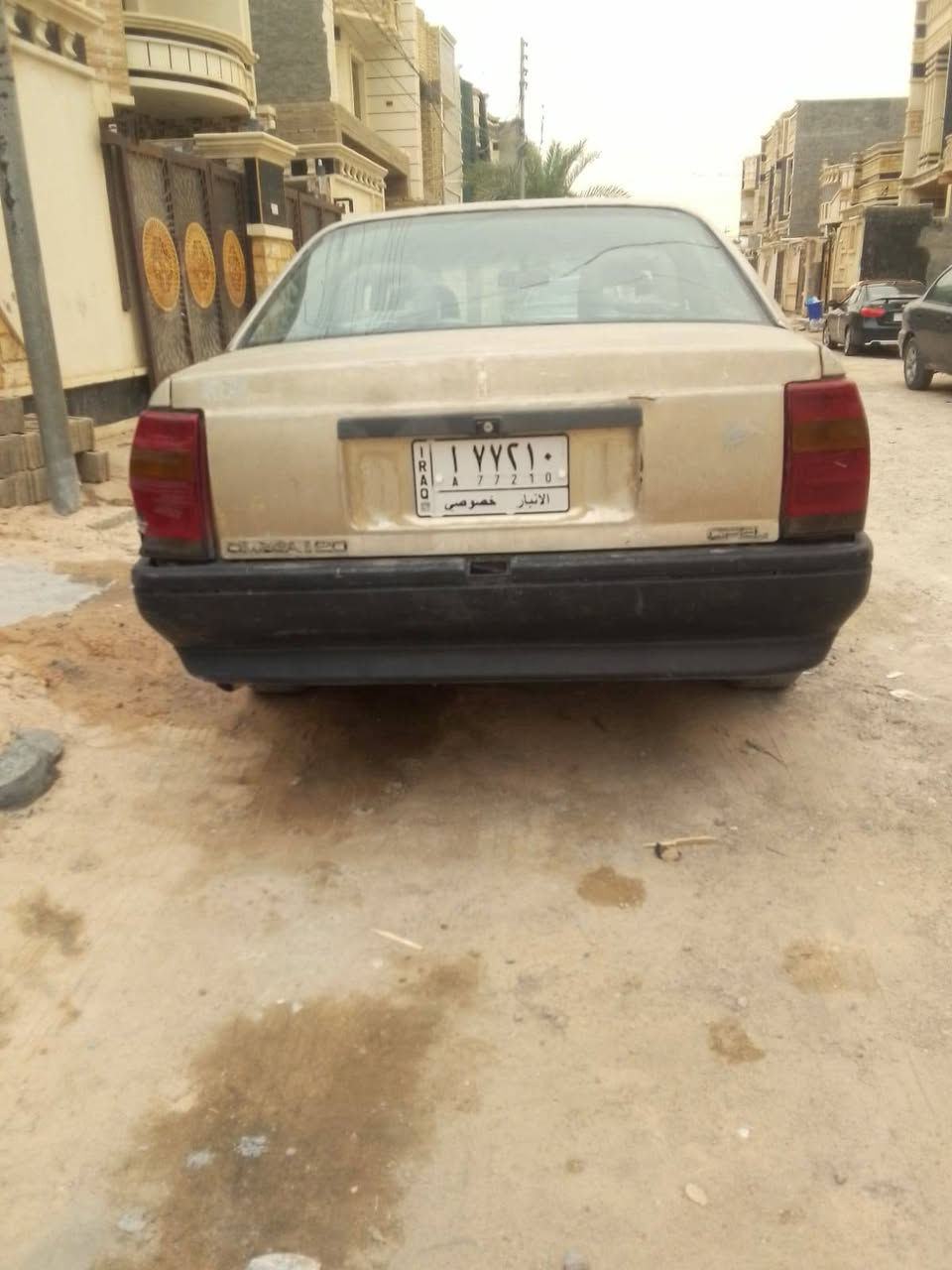 اوبل اوميكا 
موديل 1989 
كير عادي
محرك 2000
باتري جديد
سنويه ساقطه قبل كم يوم 
تدفئة فقط
السعر 20 وبيها مجال 
العنوان:  الفلوجه شارع 60 قرب بيت ابو النسور***********
***********
