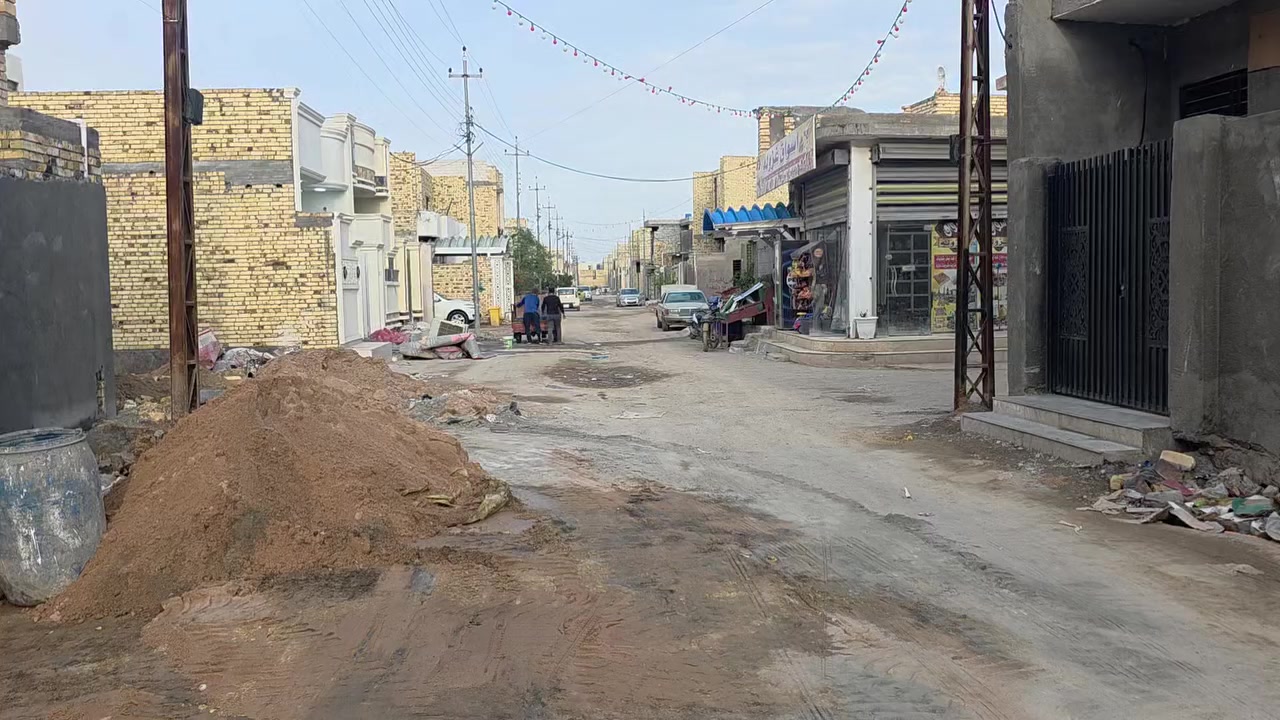 دار للبيع الجمعيات الزراعي مساحة ١٠٠متر طولاني طابقين قرب الاسواق غزولة بيت جاهز من كلشي مغاسل مقطورة ماطور كيزر سعرهة مناسب جدا محتاجين وريد انبيع سعرهة سعر طابق واحد للاستفسار اتصل على الرقم *********** تستلم البيت جاهز من كلشي
