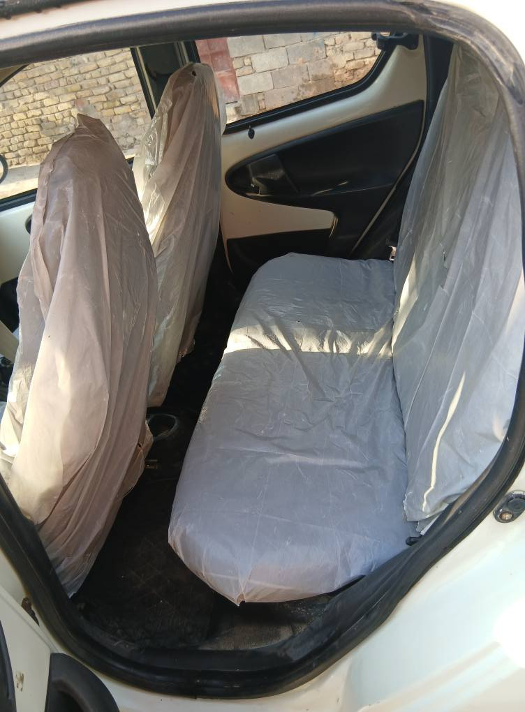 سلام عليكم.بي واي دي f0 موديل 12 سنويه منتهيه سنة 24 تحويل مباشر رقم قادسيه محرك كير كفاله صدر نضيف دواخل نضيفه كهربائيات كله شغال تايرات نص عمر .سعر 33 .مكان السياره  مدينة الصدر حي طارق .هاتف***********
