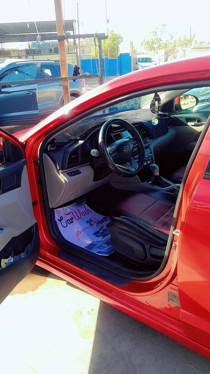 السلام عليكم 
النتره 2020 الرقم بغداد بسمي
الكير يتي محرك دوش
مكان سياره بغداد الزعفرانيه 
سياره نضيفئ السعر 133
رقم ***********
