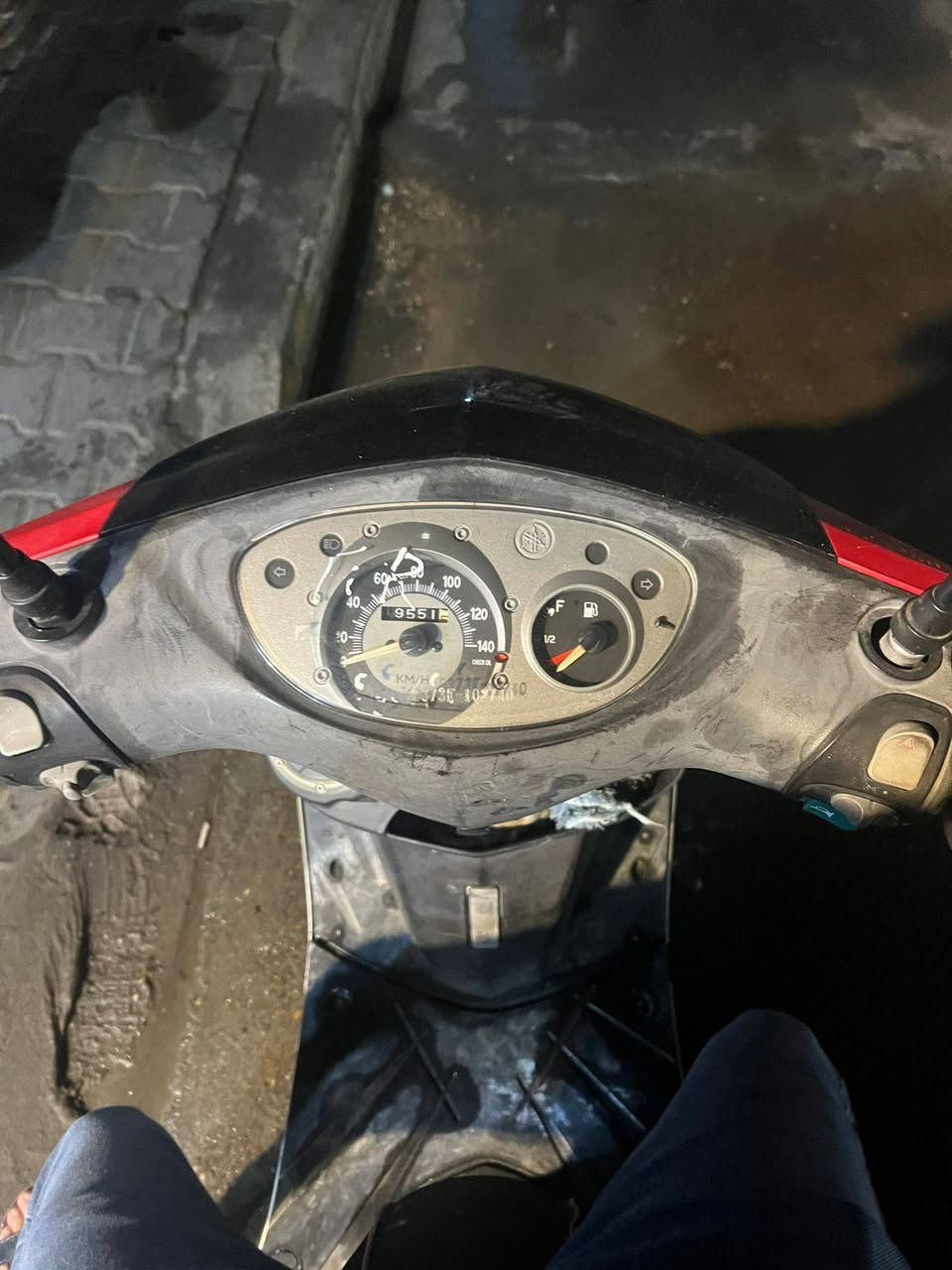 السلام عليكم دراجه ماكس ثعلب جديده صار 6اشهر نزلتها رمبه 
ب900ومكان الكريعات 
تواصل ***********
