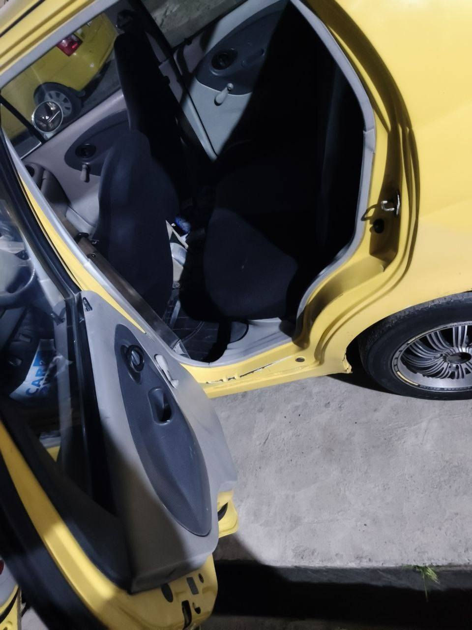 سياره كيو كيو للبيع مديل 2012   بلا ضرر وبلا صبغ بيها طخه باب السايق ومامعدلا شرط التحويل سياره مال بيت ومامتعوبه تبريد شغال سعر ١٨ وبيها مجال قليل للئستفسار  
***********
***********
