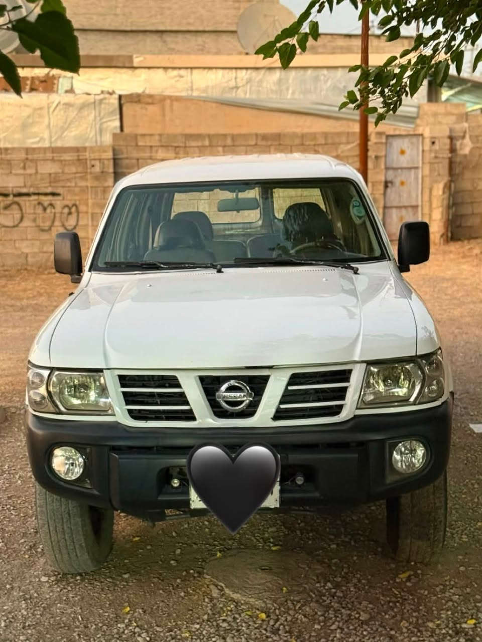 بە تڕۆلە مۆدیل 2002
ڕقم سلیمانی ئەولیاتە بە شەرت
حیدز بە شەرت
پارئ خەلکئ لەسەر نەبیت مالئ کەس نەبیت
کیڕوە مەکینە ئەکسل بە شەرت
دەبڵە سل بە شەرت
کامل کوریە بۆ جوانی 
چپیکی بچوکئ هەیە لە جەملاخی پیشی لالای سکەن
سەیارەکە مالی دۆستە 
سەوداشمان هەیە بە عقی خۆی
شونیە ڕانیە
ڕقم تەلفونە *********** واساپی لەسەر
‎نرخی 62 گلا
