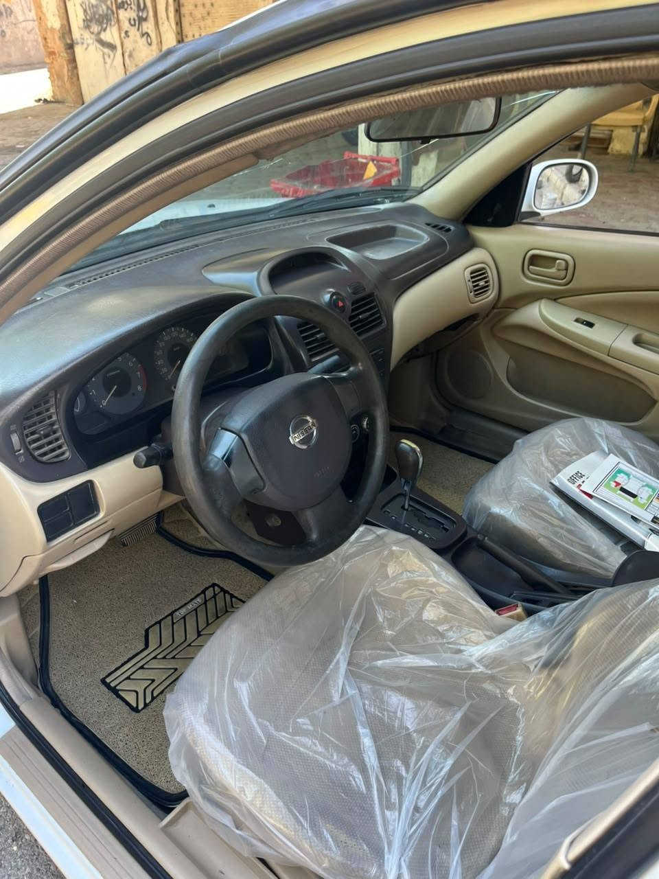 السلام عليكم نيسان سني ٢٠٠٩ رقم بغداد محرك كير تبريد بشرط
بيها جاملغ وبنيد صبغ السونار موجود بالمنشور 
السعر ٨٢ بيها مجال للشراي 
مكاني بعقوبه للاستفسار ***********
