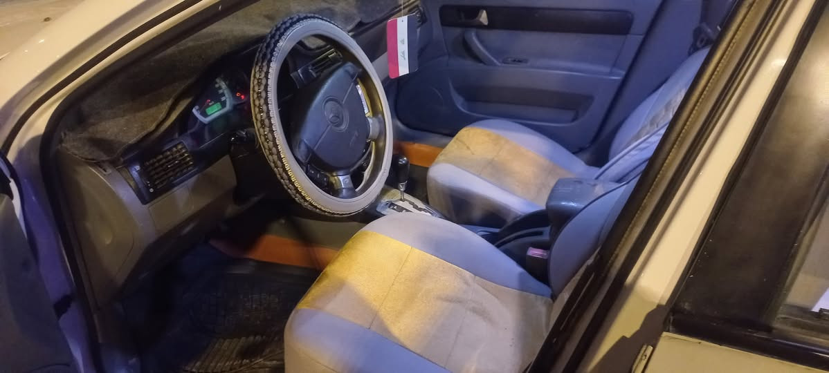 السلام عليكم
أوبترا 2011 سنويه جديده 2027 رقم دولي مشروع وطني مكينه وكير كفاله كشره مكفوله ماعدى بارد بالجاملغ الأمامي وتلحيضات بسيطه بالدوس مكانهه العماره 
*********** 
السعر ٧٥ ورقه وبيهه مجال للشراي ... مراوس ترهم
