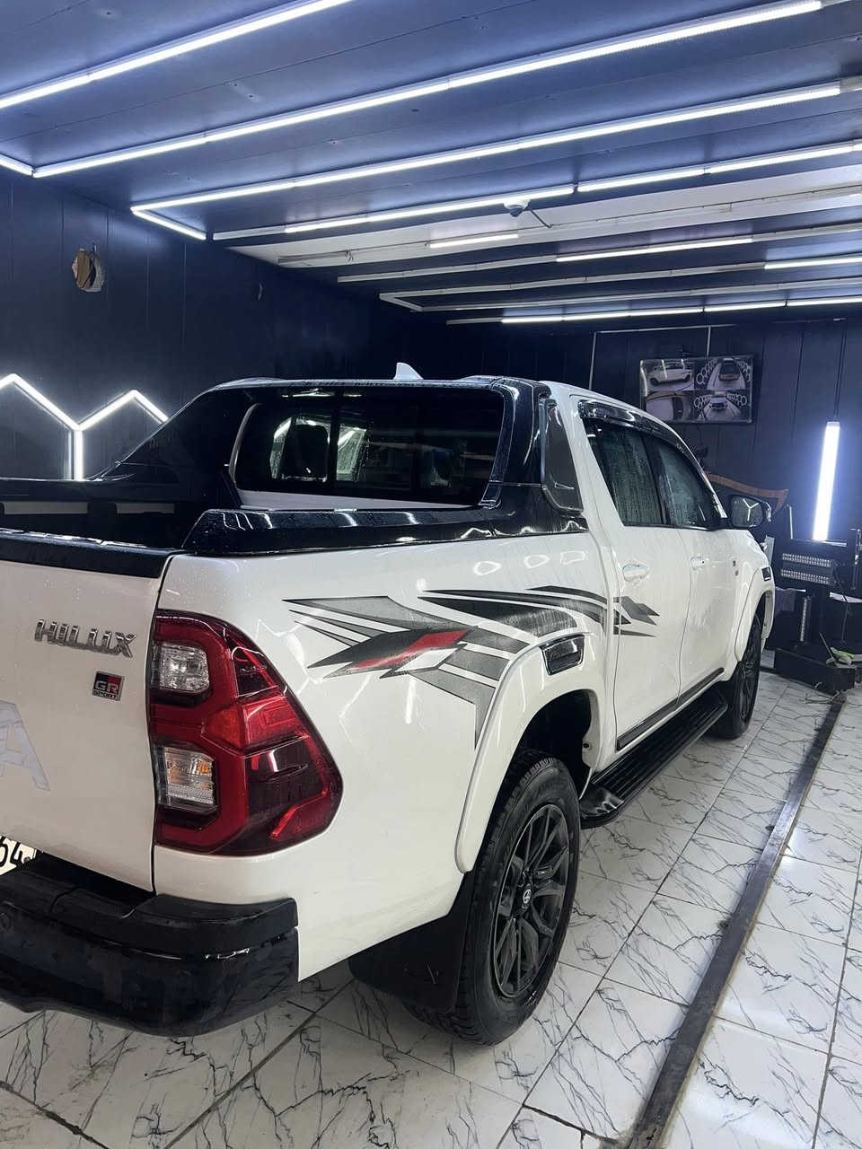 السلام عليكم للبيع 
هايلوكس جي ار  2022 GR 
محرك 6 
فول مواصفات ومواصفات الGR معروفه 
رقم السيارة اربيل
السعر 350 وبيها مجال 
للاستفسار اتصل ***********
