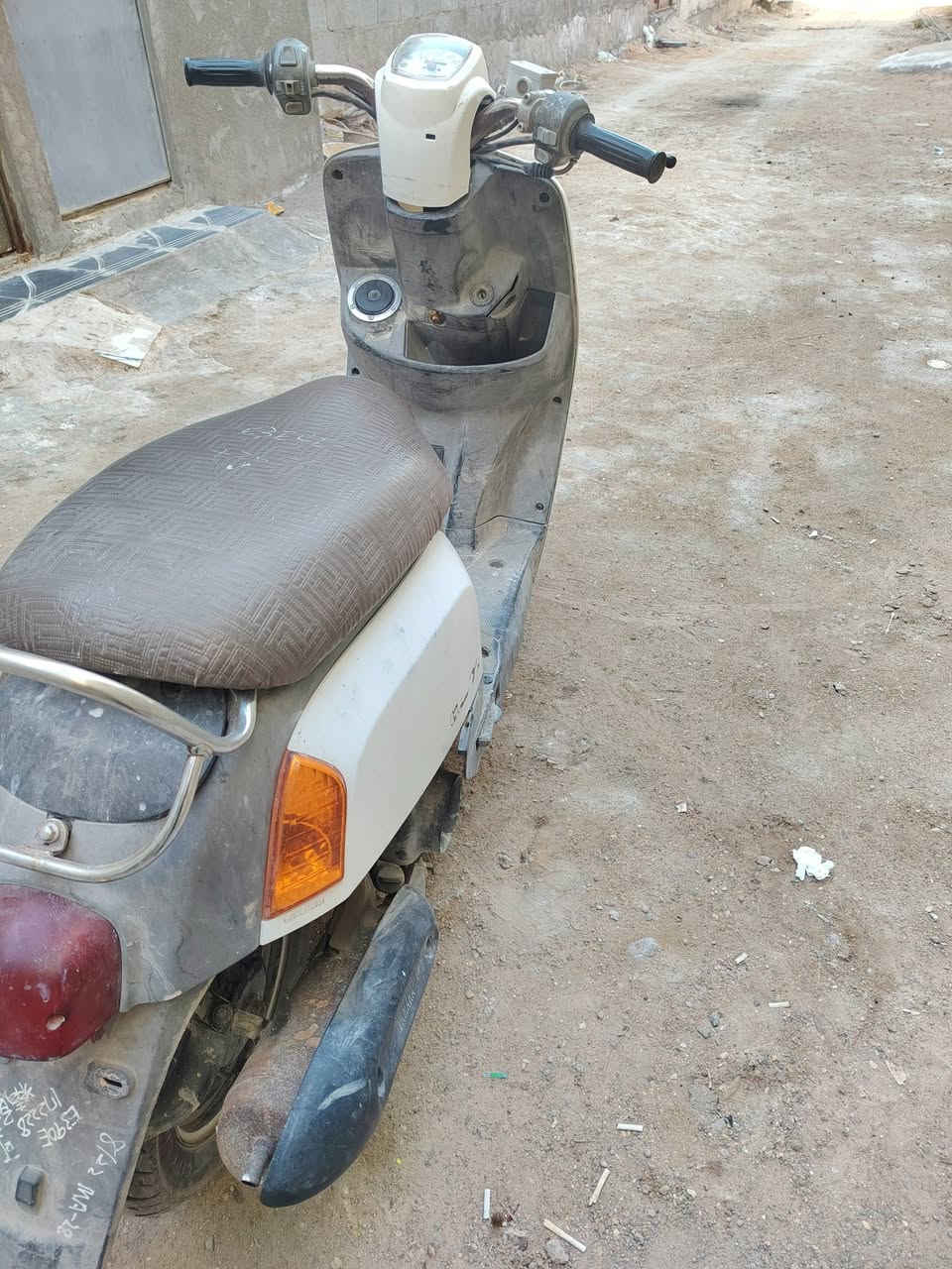 بوليسي 2009 اربع اشهر طالعه من المعرض كلها بلاد نقص كابريته فقط ما متواجد عالفيس ***********
