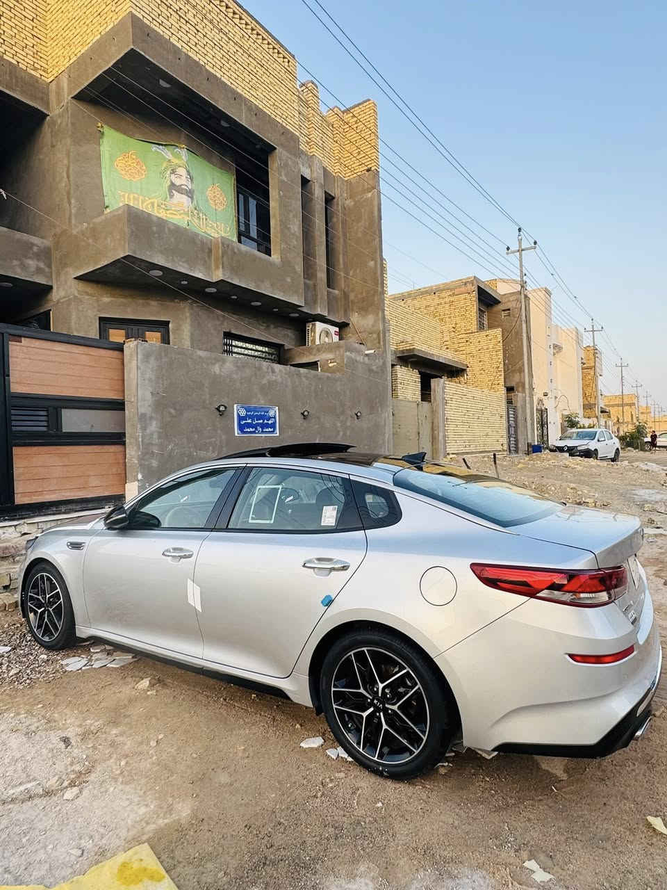 السلام عليكم
 
كيا اوبتيما  VIP 2020 فول مواصفات 
للأخير 
بانوراما 
بصمة تشغيل. رادارات امامي خلفي 
كامرة خلفية  360 دوارة 
تدفئة تبريد 
تدفئة سترين وبلكشنات
كشنات جلد اسود
كرسي كهرباء
شاشة كار بلاي
تحكم ستيرن جهتين  
مكينة GDi ع وضع الشركة
گير ما مفتوح شرط
ماشية 65 ألف 
سيارة معوقين بعد ٨ اشهر وتصير حرة 
وكالة ثاني يوم 
حادثها جاملغ وبنيد جه العبري واصل للفخذة 

(السعر 133)مع مجال بسيط 

مكاني ناصرية مركز. 
***********
