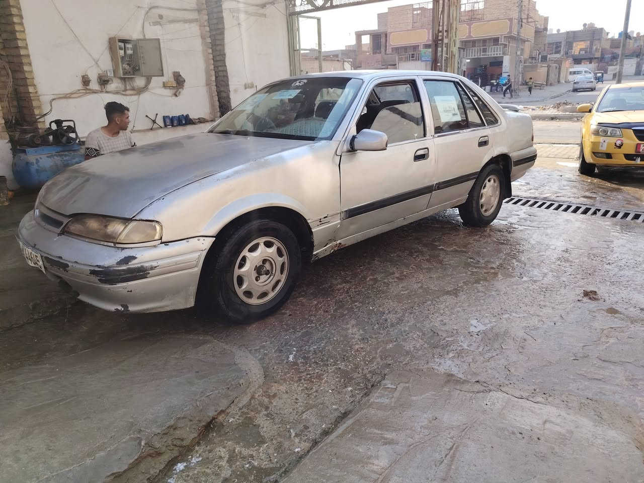 سلام عليكم للبيع برنس مديل ١٩٩٣ مكينه مفتوح كير مكينه مكفولات رقم دولي تخم تاير جديد صدر جديد للبيع السعر ٢٣ العنوان بغداد الحسينيه ***********
