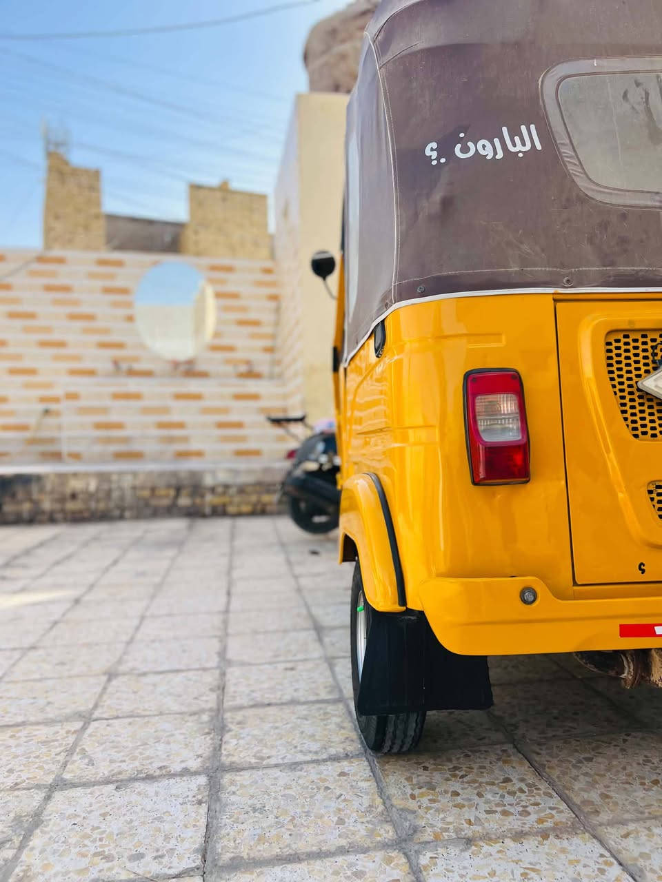 سلام عليكم تكتك موديل ٢٢رقم كربلا مكيفنه وكسن كفاله بيه ضربه بصيطه يم بك لايت مكاني حله قاسم وهذه رقمي خاص ماجاوب ***********
