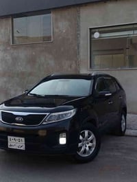 اخواني سورنتو2014امريكي لون اسود بيها ضررر قطعه وحده بدون دواخل شرط مح...