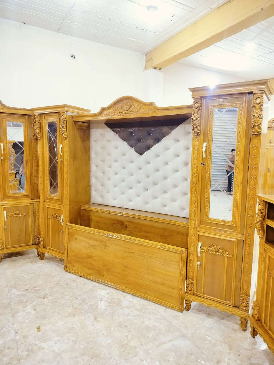 السلام عليكم غرفه مستخدمه عنوان واسط العزيزيه شارع التربيه يوجد واتساب توصيل مجاني ***********
