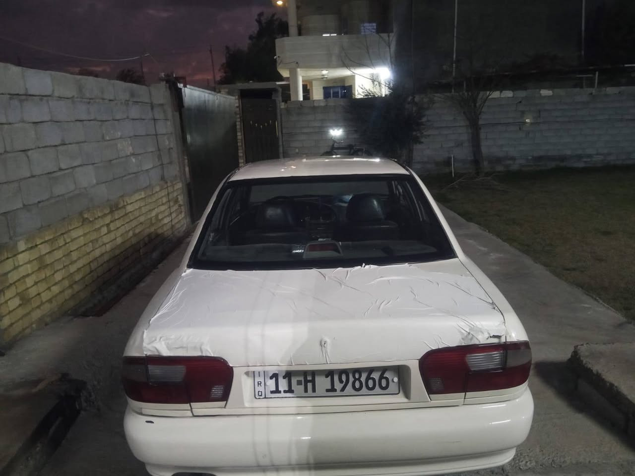 السلام عليكم
بروتون 2004 رقم بغداد الجديد  كير أوتوماتيك 
مكفول الكير ومحرك  تبريد ثلج وتدفئه خير من الله 
السعر 50$ وبيها مجال بسيط حك الجيه
مكان شاطئ التاجي قرب شارع الغاز
الاتصال ‏‪***********
واتساب ***********
