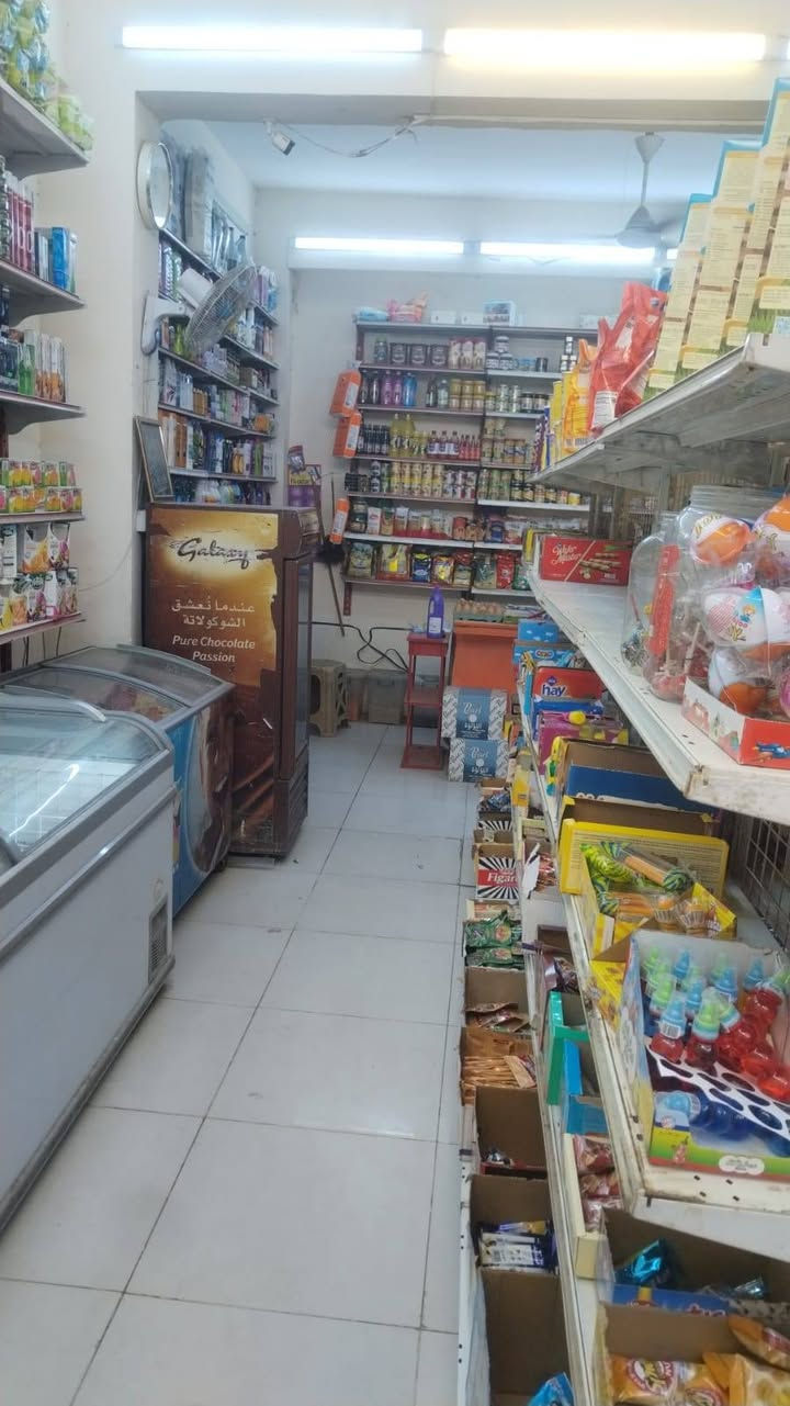 اسواق للبيع 
الكاظميه النواب بفرع حسينه النواب  ركن الاسواق شغاله وخير من الله دخلها 650 الى 700 برادات شركات ببسي وكولا دبل 
والباقي كلها مال محل سبلت  ومكيف براد عدد10 وبطحيه حديثه دبل ووسط 5 
سبب البيع 
عدم تفرغ ***********
