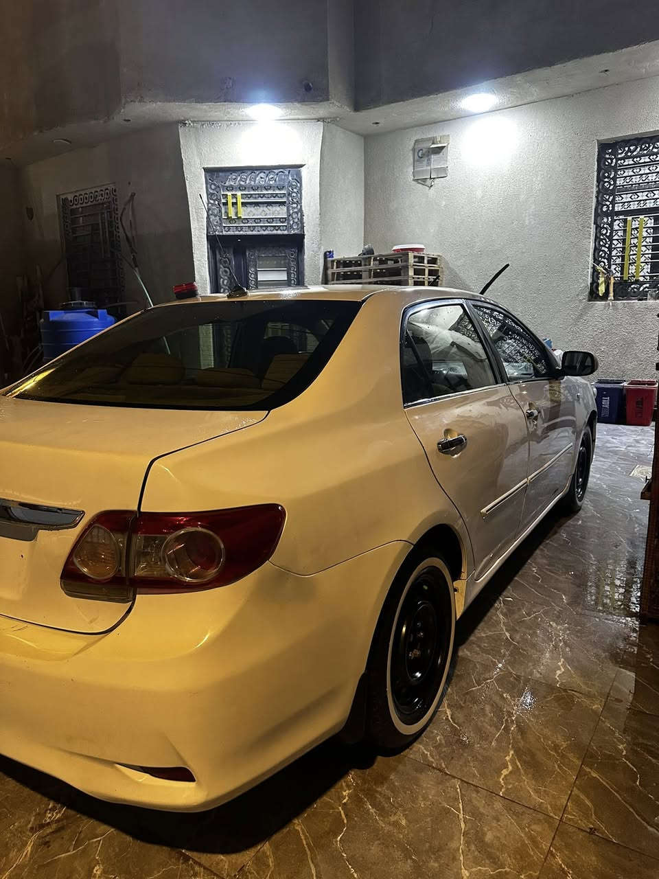 مرخصه الادمن المحترم السلام عليكم كورلا موديل 2013 مكينه 1800 بل كارتون كير جديد حداديه تخم تاير دواخل جديد كلها جاهزه السياره وارد خليجي مكفوله من العيب الشرعي والضربه القويه راعيه يمي سنويته لل 28 
السياره بيه مكانات بارد 
مكان السياره البصره ابي الخصيب 
السعر .. 95 وبيه مجال 
رقم الهاتف ***********
